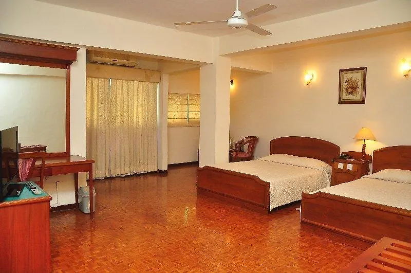 Hotel Sapphire Коломбо